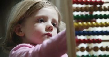 Szakcsi Lakatos Béla és barátai adnak koncertet az autisták megsegítésére