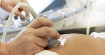 A magzat arca tükrözi az anya dohányzásának káros hatásait