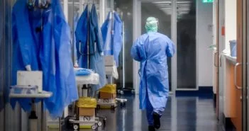MOK: a hamis biztonságtudat indokolatlan, a COVID -19 járvány nem múlt el
