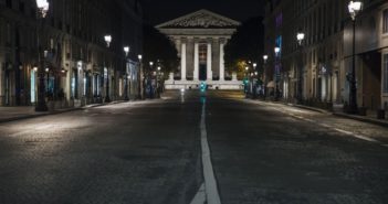 A francia kormány szerint az éjszakai kijárási tilalom nem elégséges a járvány megfékezésére