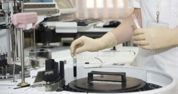 Az egészséges öregedést kutatják a Magyar Molekuláris Medicina Kiválóság Központban