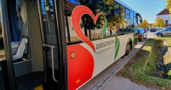 Fesztiválokon is jelen vannak az OKFŐ szűrőbuszai