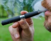 Mindegy, hogy nikotinos vagy nikotinmentes, az e-cigarettától jelentősen nőhet a tüdőkárosodás veszélye