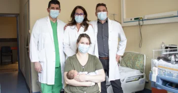 Természetes úton született meg hazánkban az első szívtranszplantált édesanya gyermeke