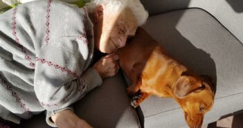 A demenciák nem-gyógyszeres terápiája – Alzheimer Café Pécs 2024. május 16-án