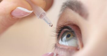 Szemcsepp a diabéteszes retinopátia tüneteinek csökkentésére – ígéretesek a pécsi kutatások
