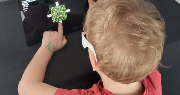 Mobilapp a gyermekkori tompalátás szűrésére – országosan tesztelik a pécsi fejlesztést